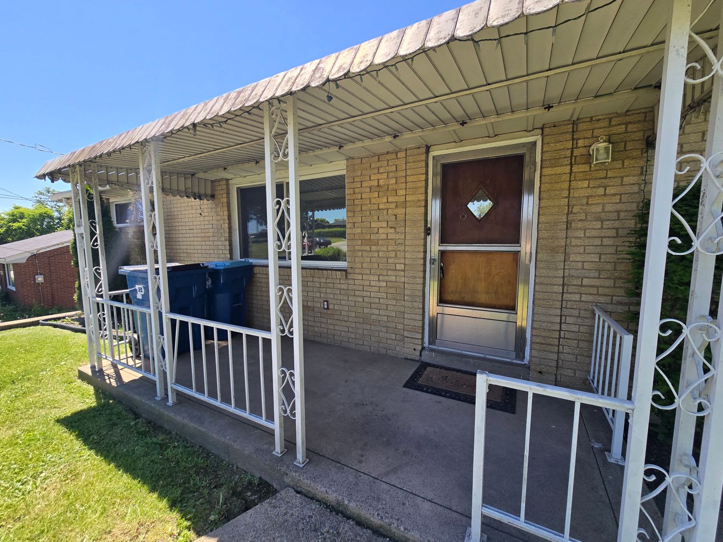 2 Bedroom Brick Ranch Home – photo 1