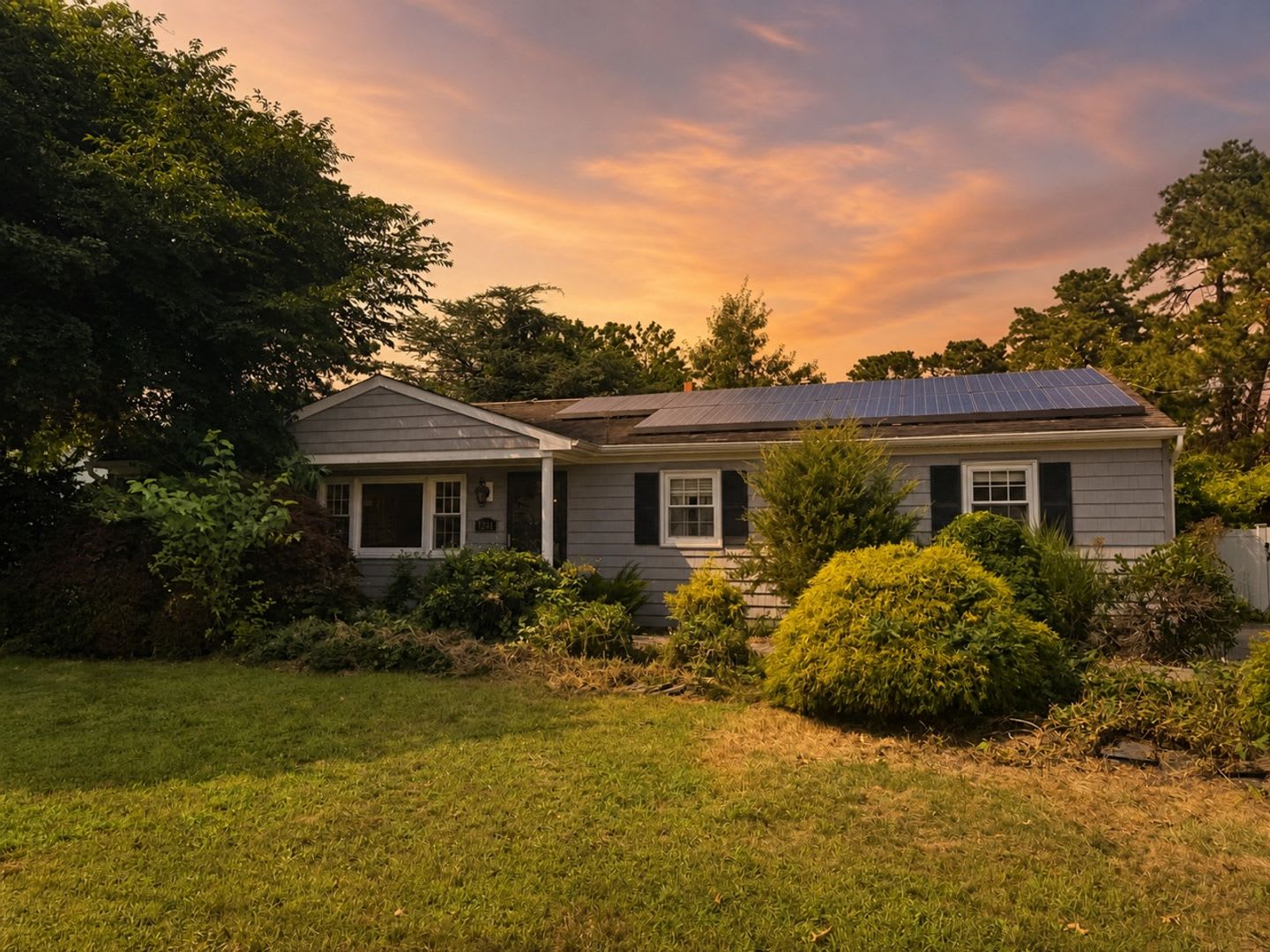 Single-Story 3-Bedroom Home with Pool in Toms River – photo 1 of 21