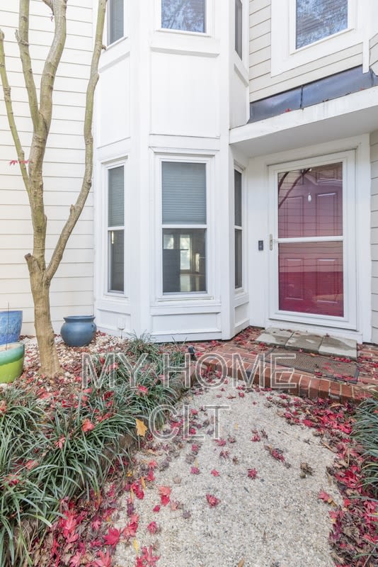 807 Greenleaf Avenue – photo 1