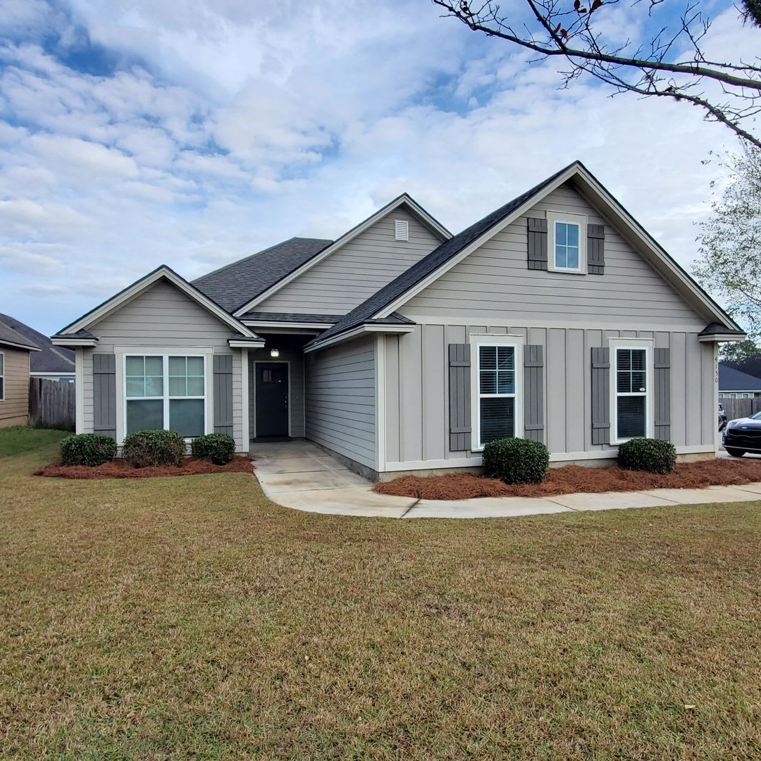 Modern Elegance Meets Southern Comfort: 4BR/2BA Gem in Northlake Neighborhood! – photo 1