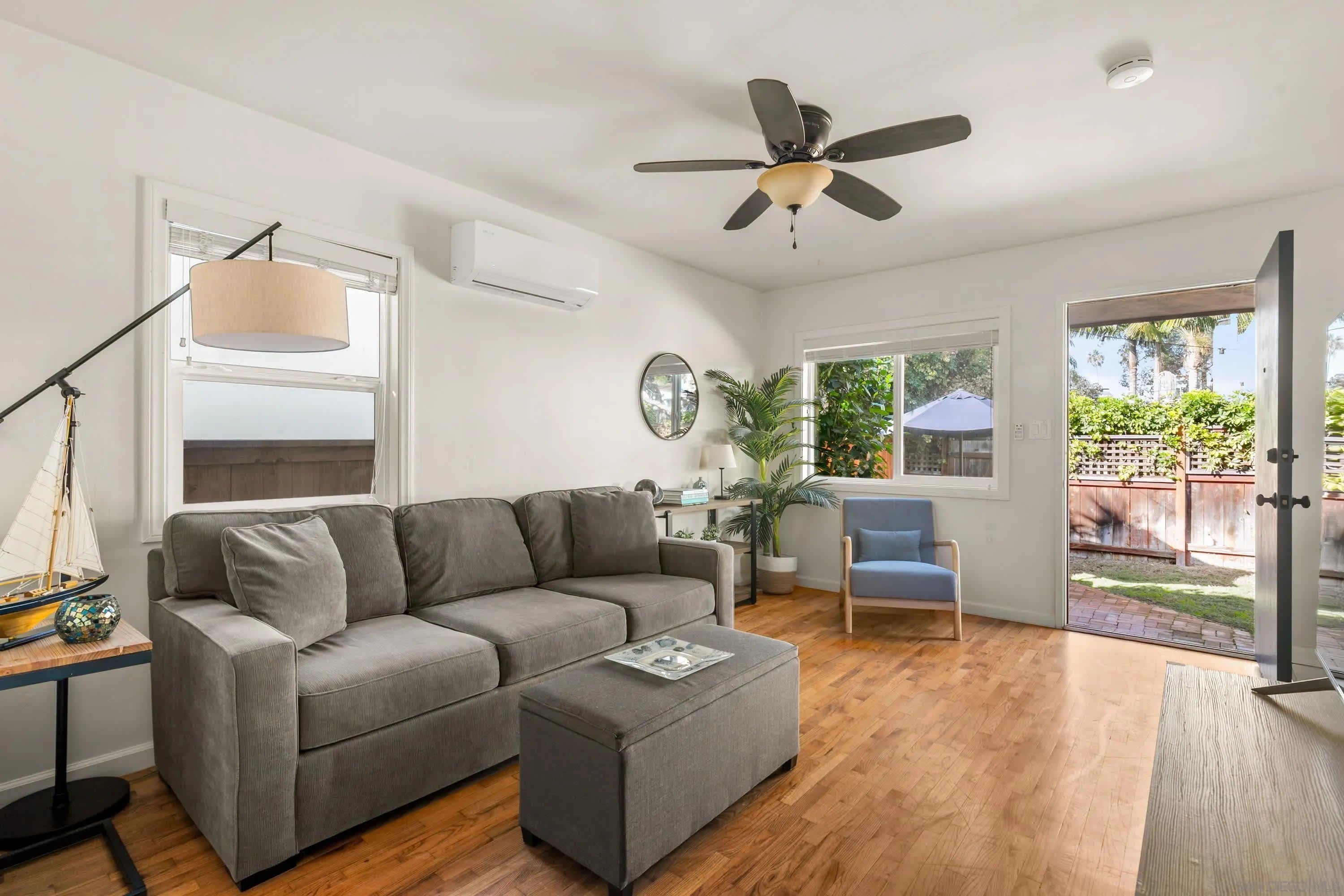 1453 Thomas Ave – photo 1
