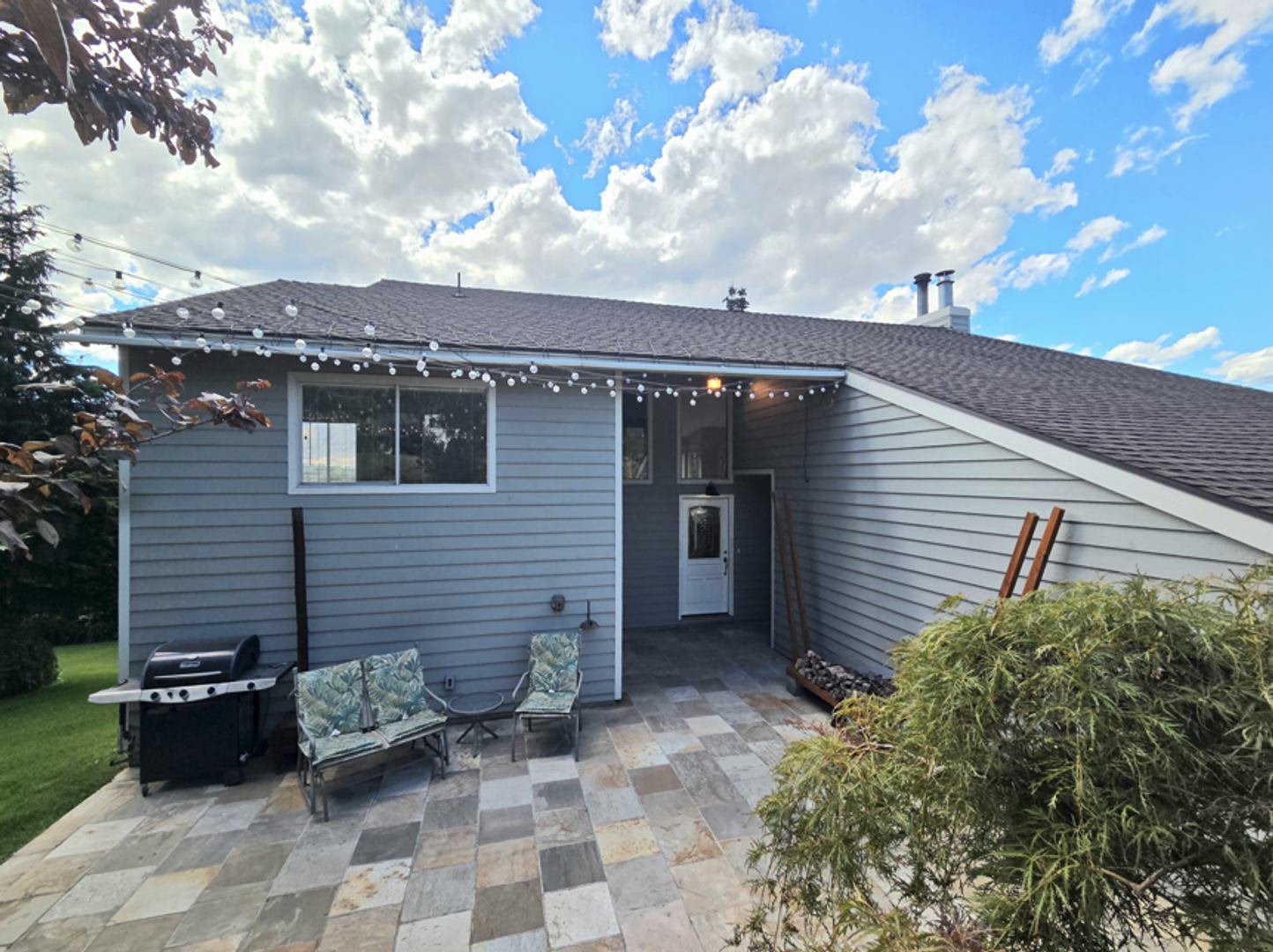 Extra Large 4-Bed, 2.5-Bath for Rent in East Wenatchee SD! – photo 1
