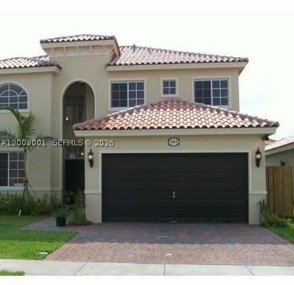 1955 NE 36th Ave – photo 1