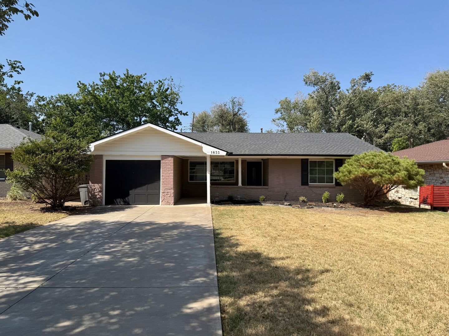 Gorgeous 3 Bed 1 Bath in The Village – photo 1 of 12