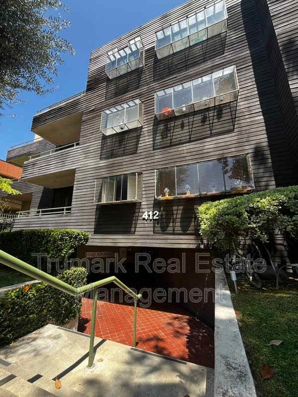 412 N Kenwood St. – photo 1