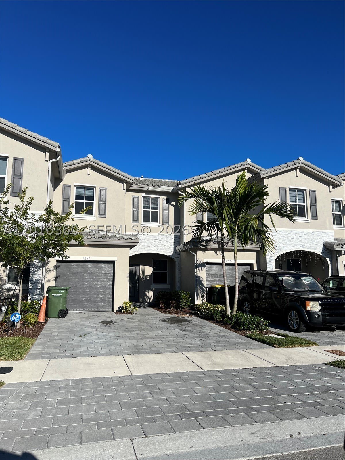 1211 SE 27th Ter – photo 1