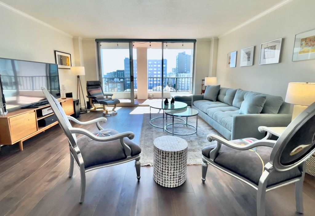 2040 Franklin #1105 – photo 1