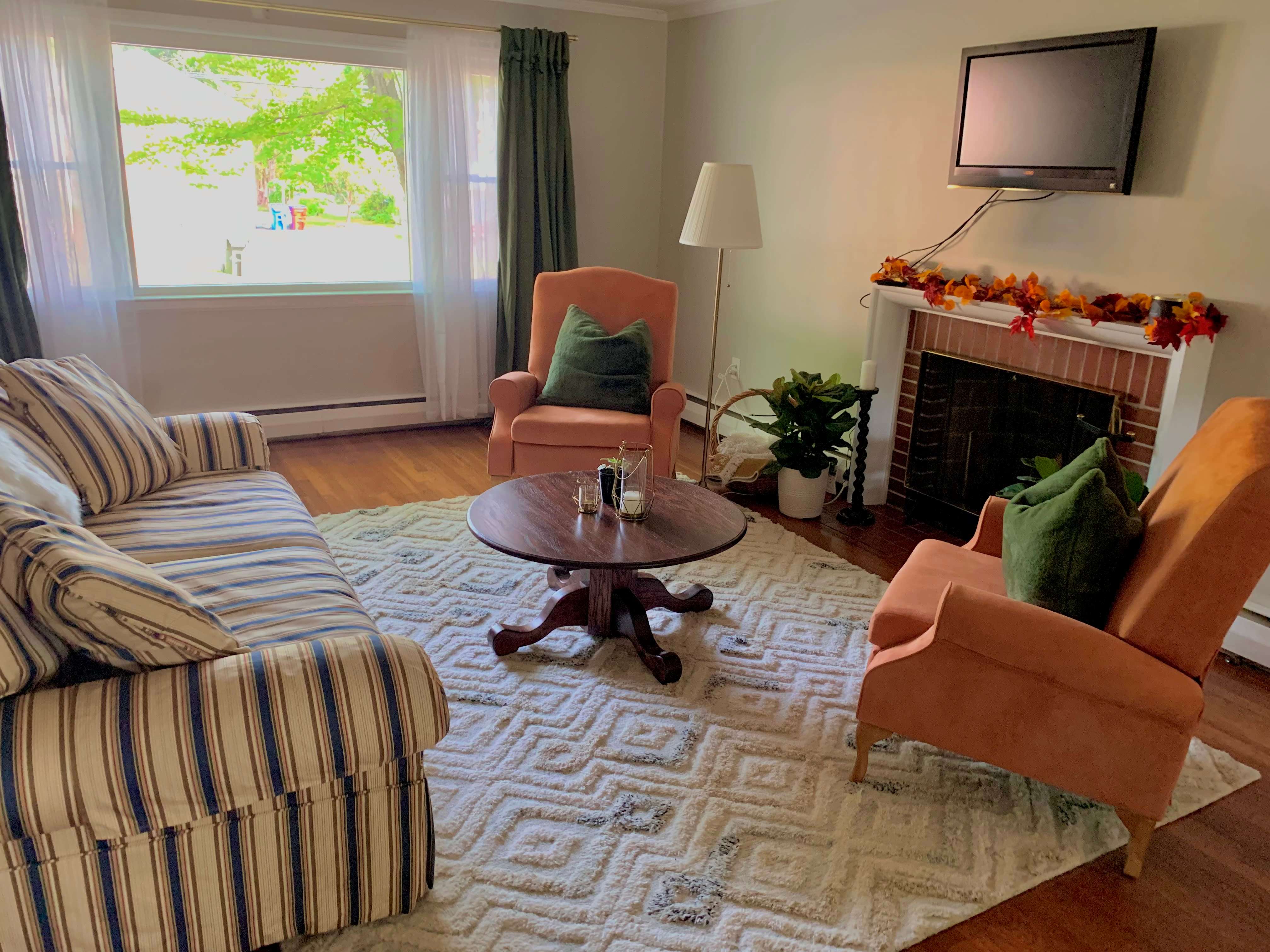 83 Hilldale Road – photo 1 of 4