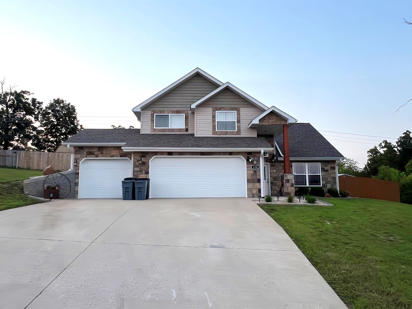 Beautiful Home Close To Post – photo 1