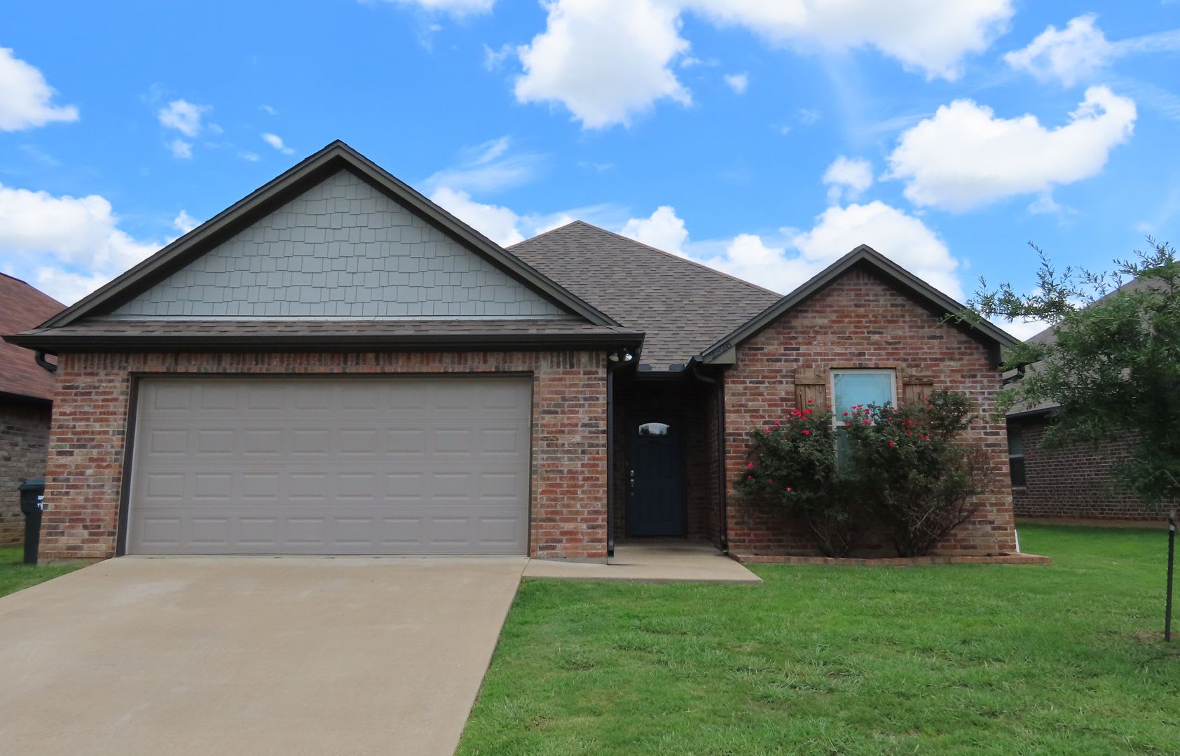 South Tyler-Whitehouse ISD! Beautiful 3 Bedroom, 2 Bath Home – photo 1