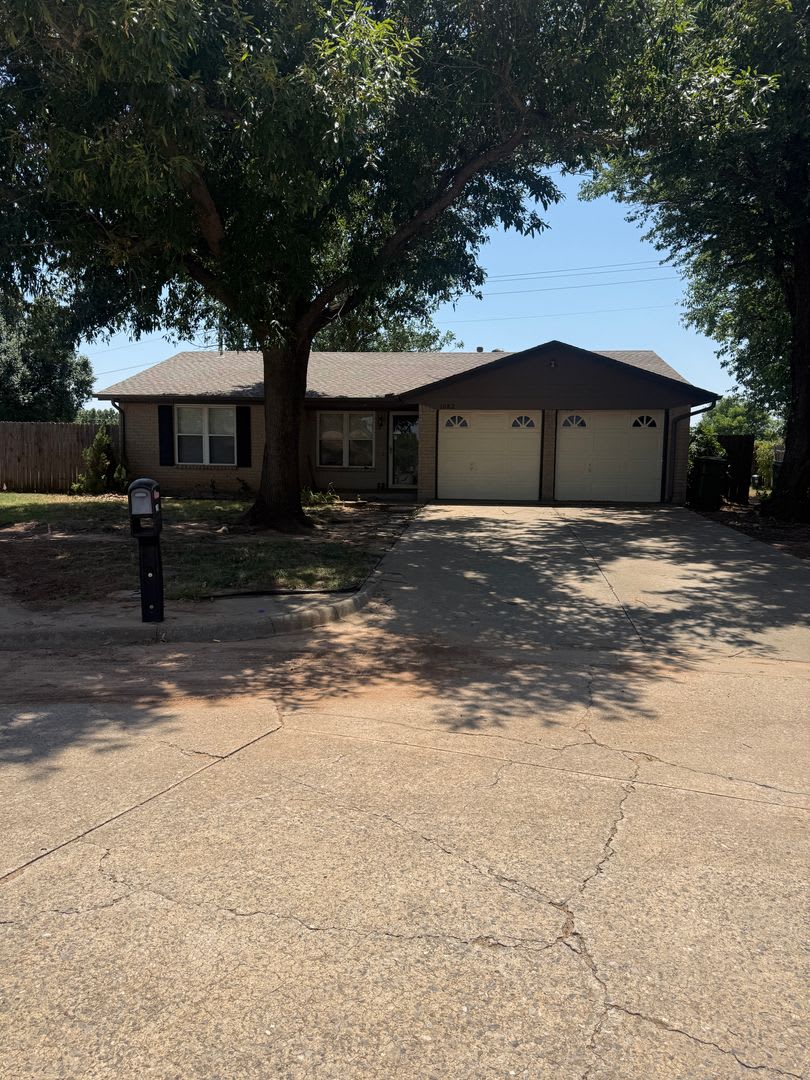 **Updated Home in Smoking Oaks Addition** – photo 1