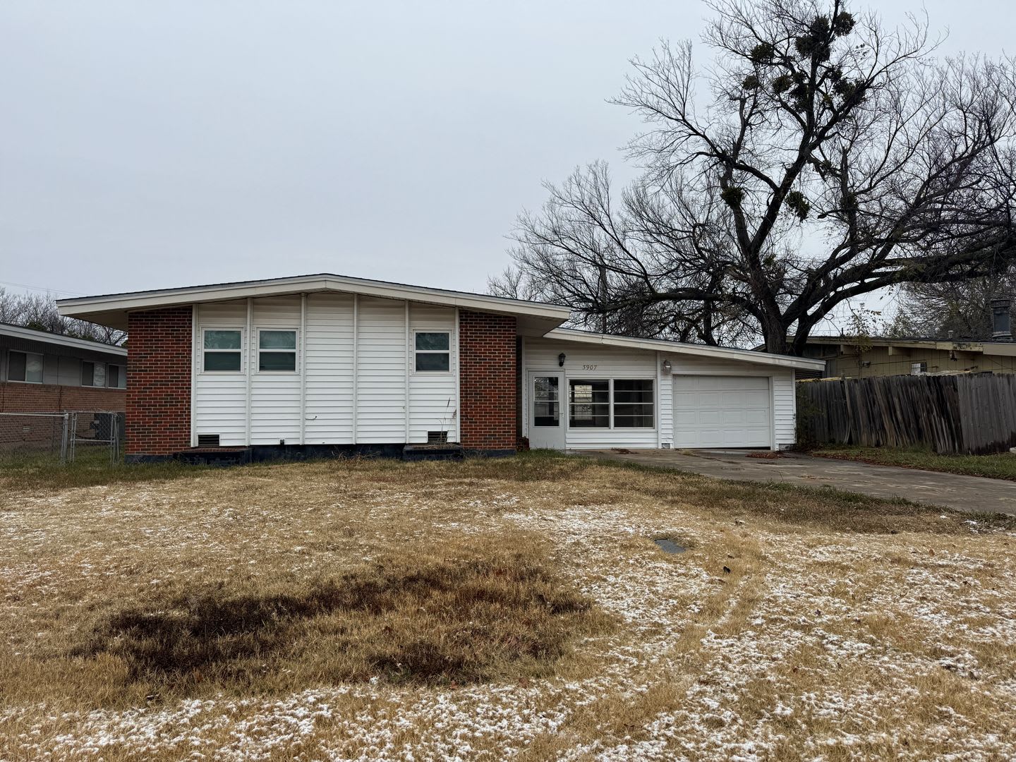3907 NW Denver- COMING SOON! – photo 1
