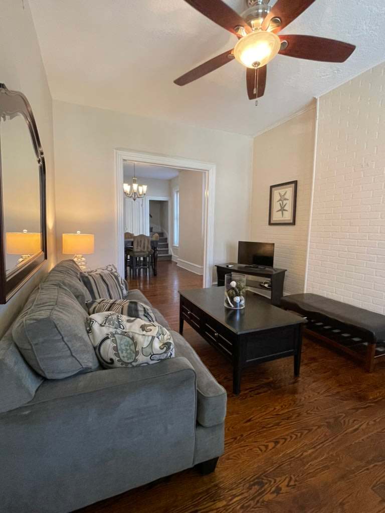 725 Grace Street – photo 1