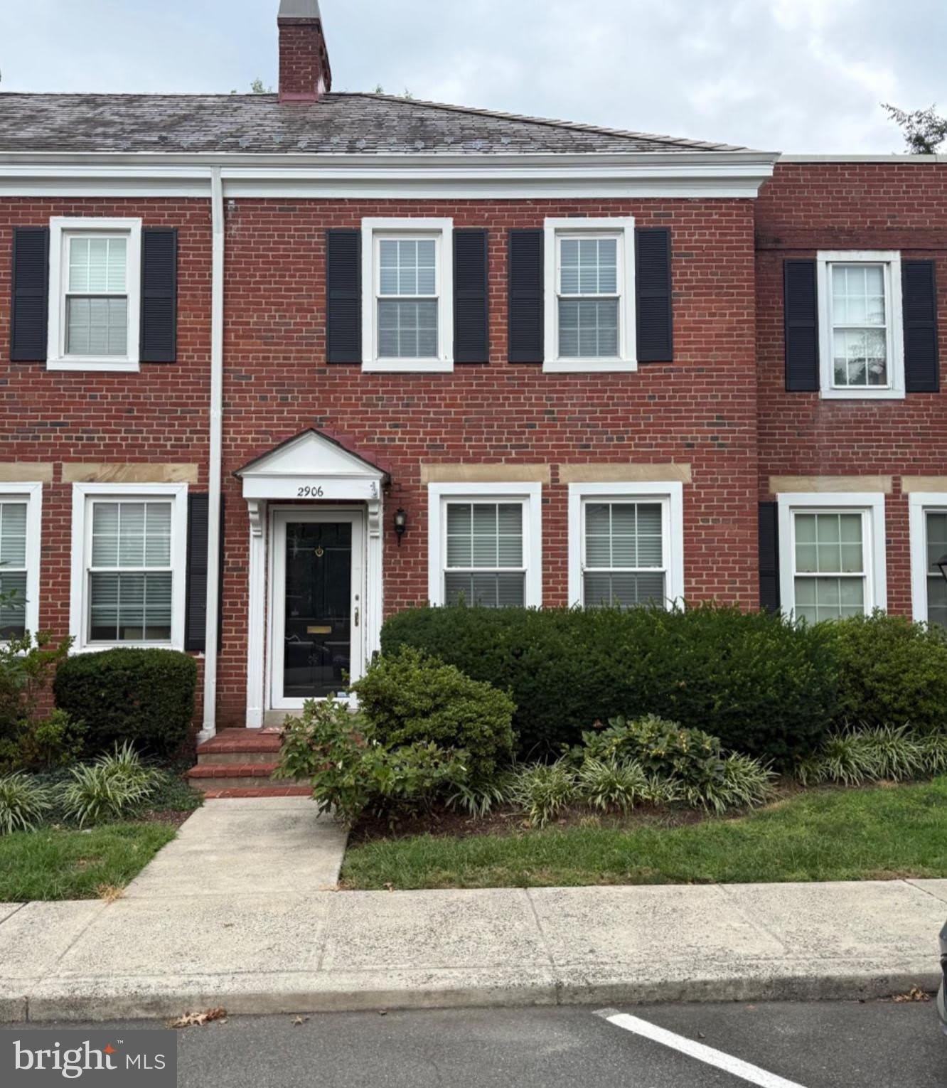 2906 S BUCHANAN Street – photo 1