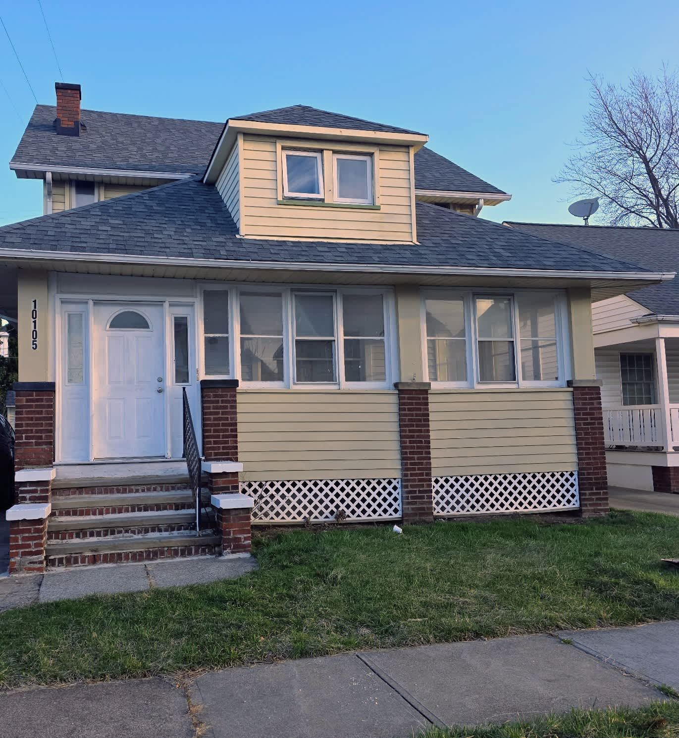 10105 Russell Ave