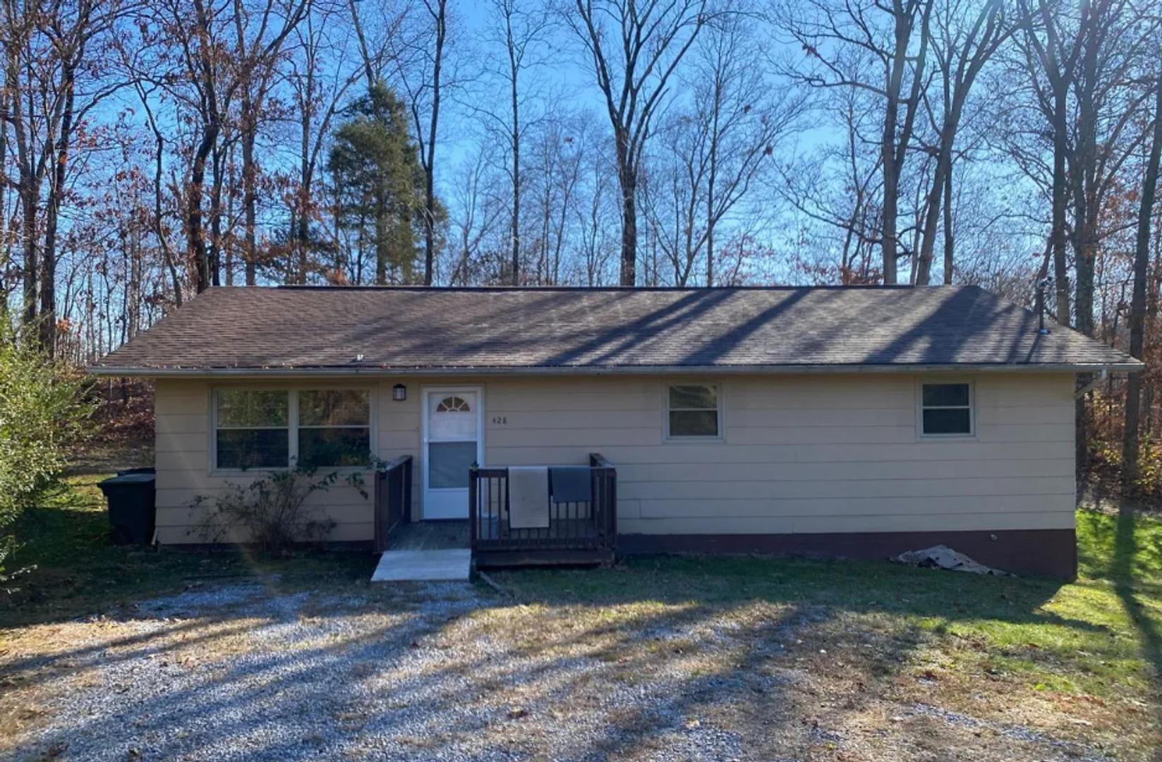 3 Bedroom 2 Bathroom Home located in Greeneville, TN – photo 1 of 14