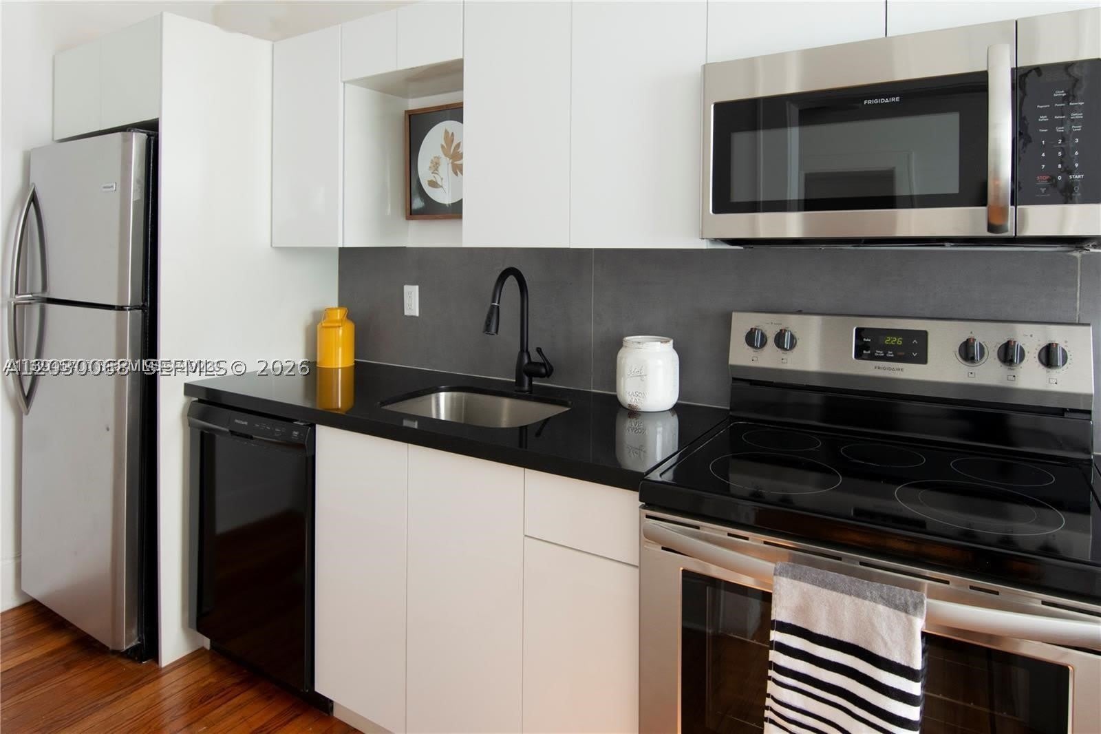 124 Mendoza Ave – photo 1
