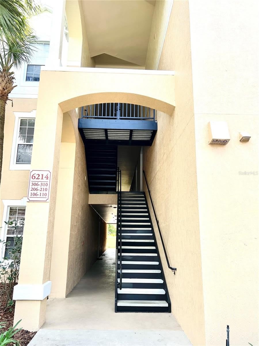 6214 STEVENSON Drive – photo 1