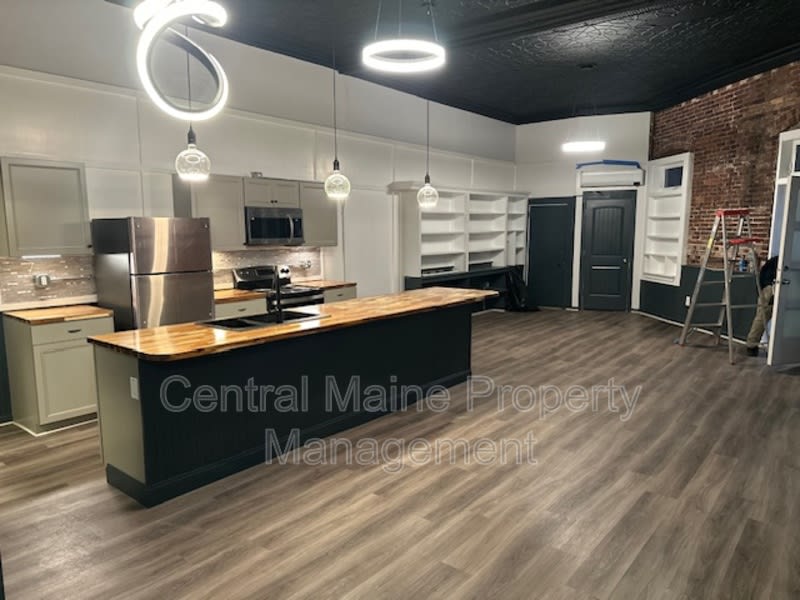 37 Main Street – photo 1 of 3