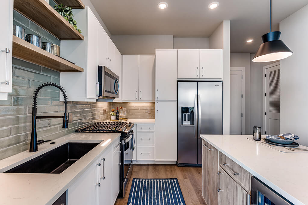 1010 Waugh Apartments – photo 1