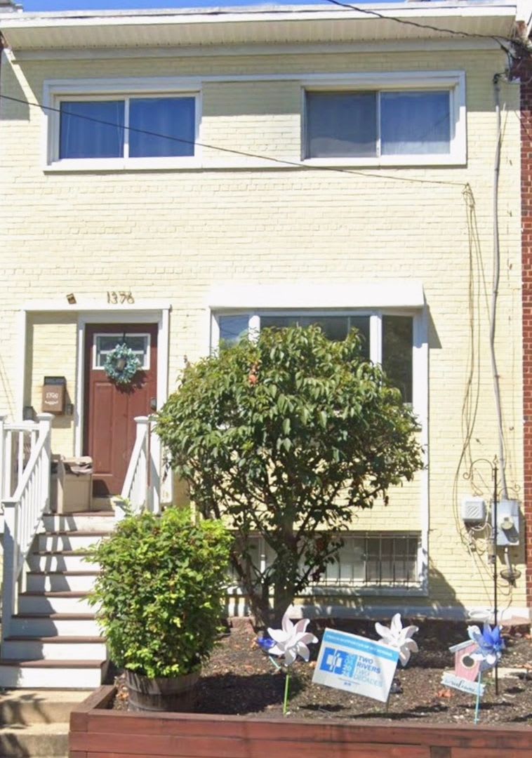 Pet and Family Friendly 3BR House with Parking and Fenced Backyard in Washington, DC – photo 1