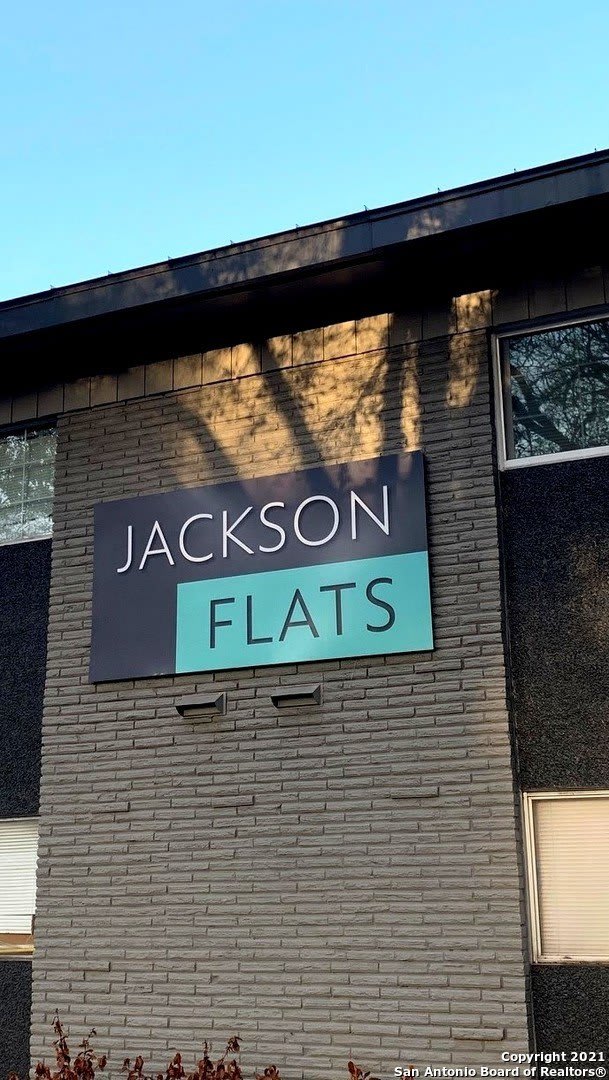 615 Vance Jackson – photo 1