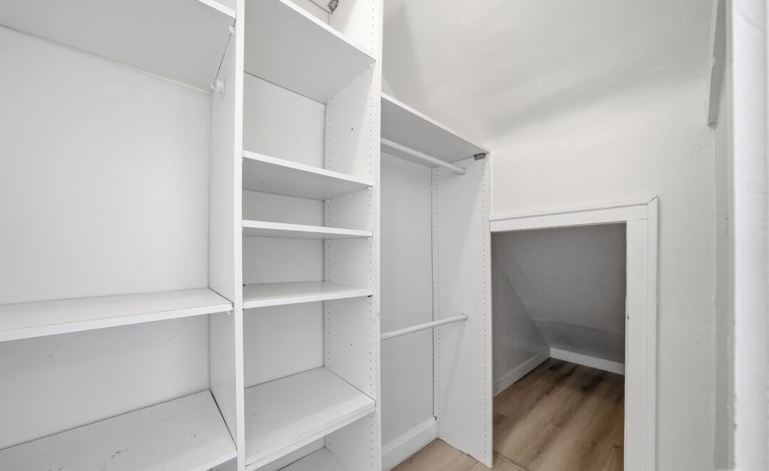 5754 Melrose Ave – photo 1