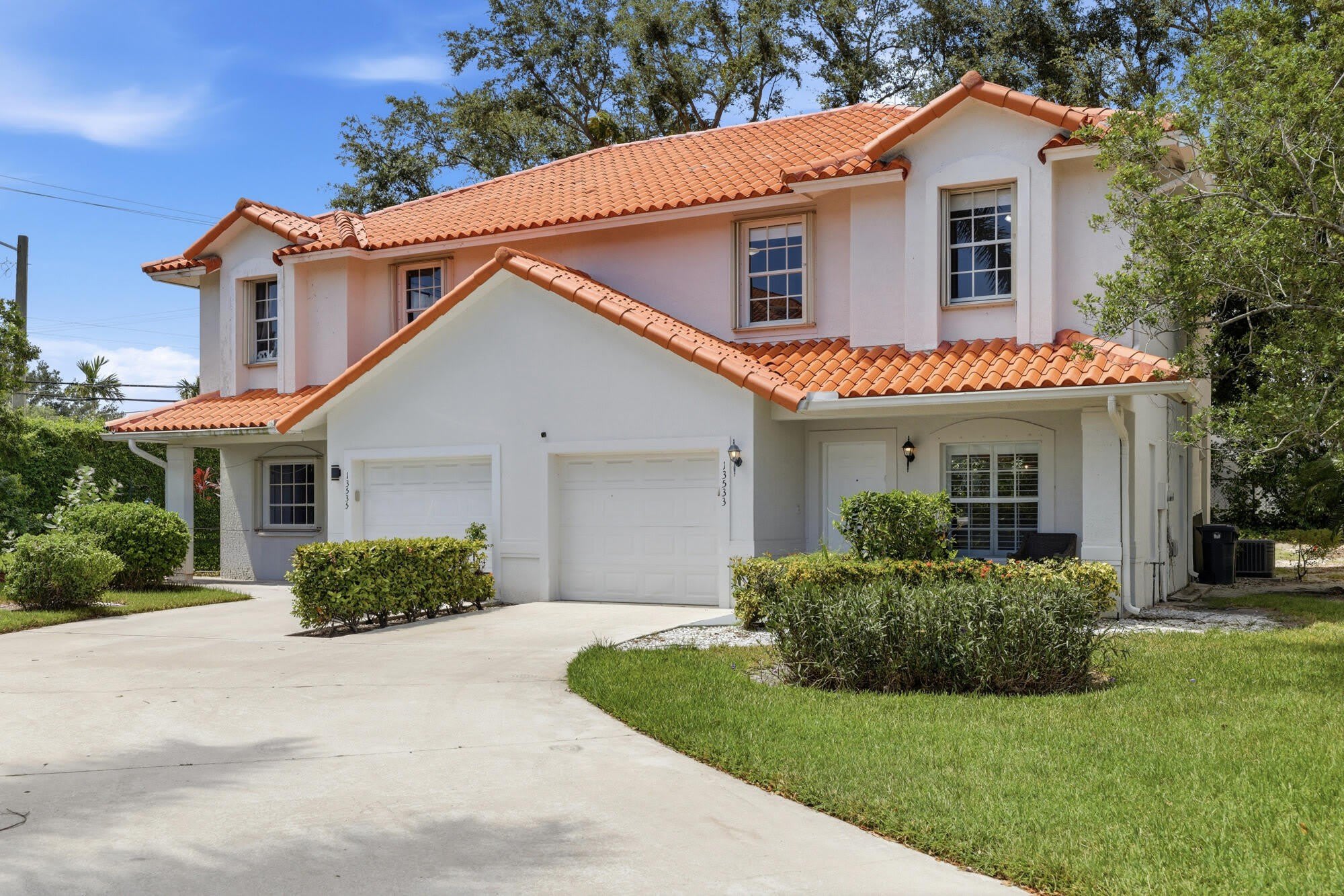 13533 Fountain View Boulevard – photo 1