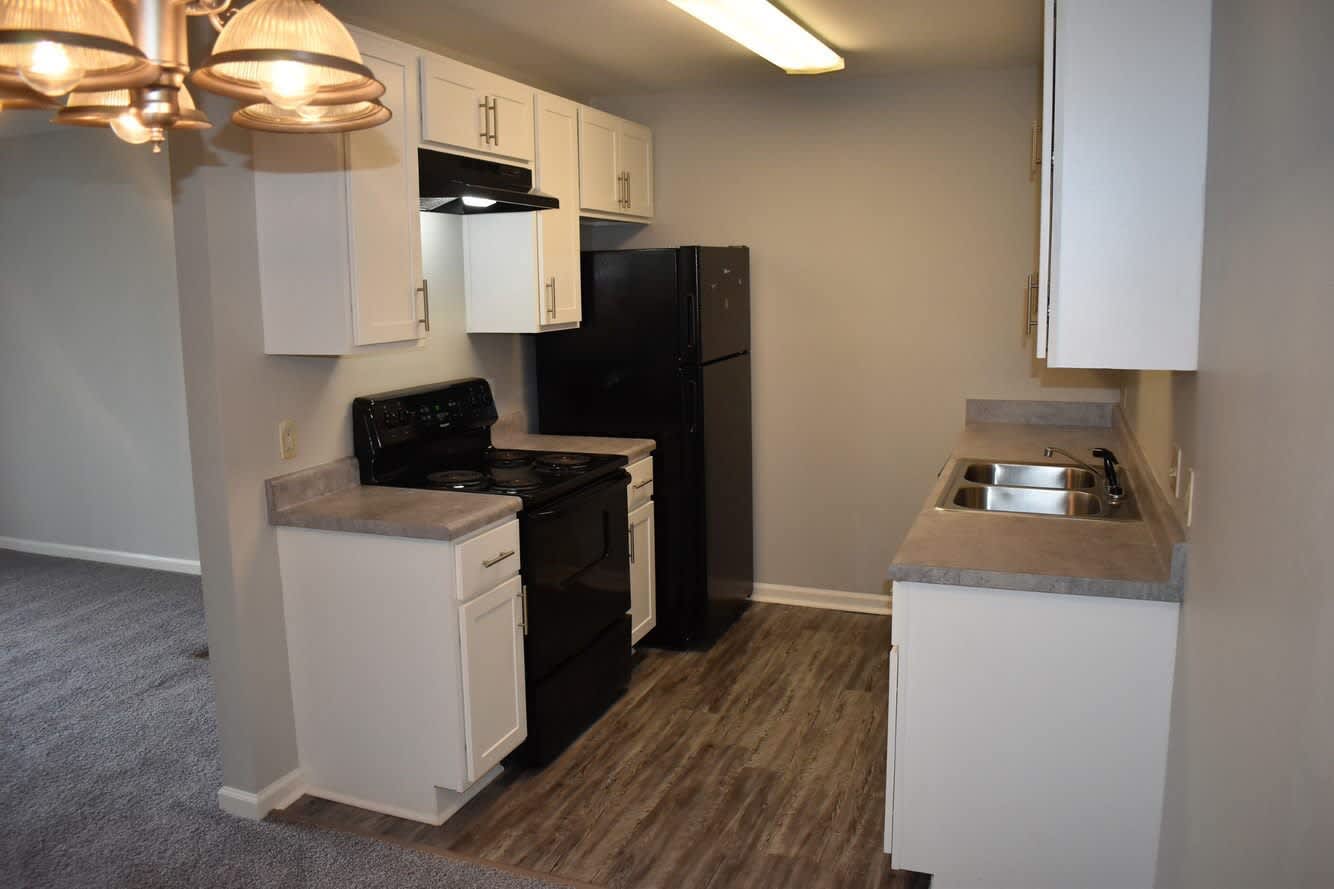 2800 McFarland Apartment Homes – photo 1