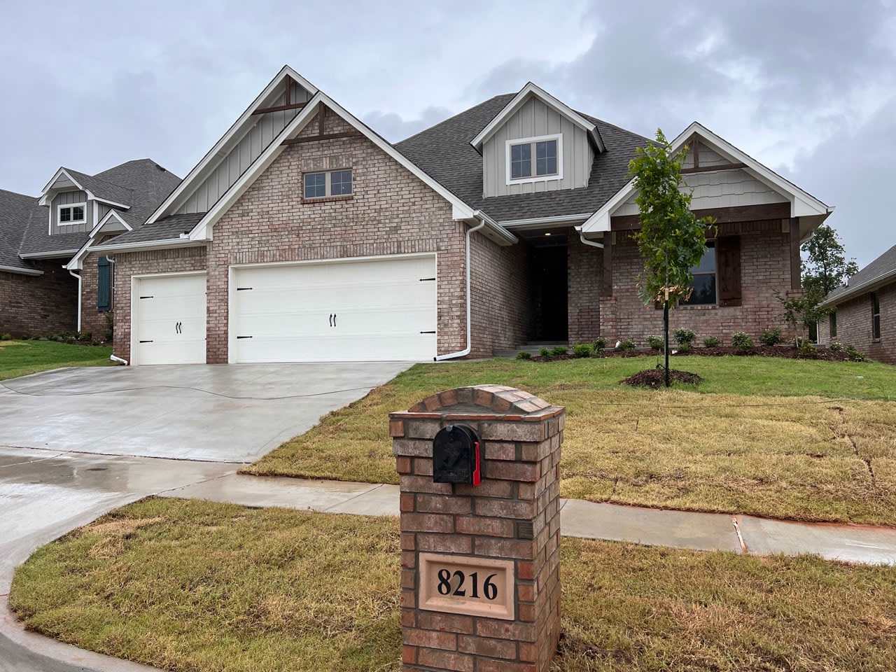 8216 Poplar Drive – photo 1