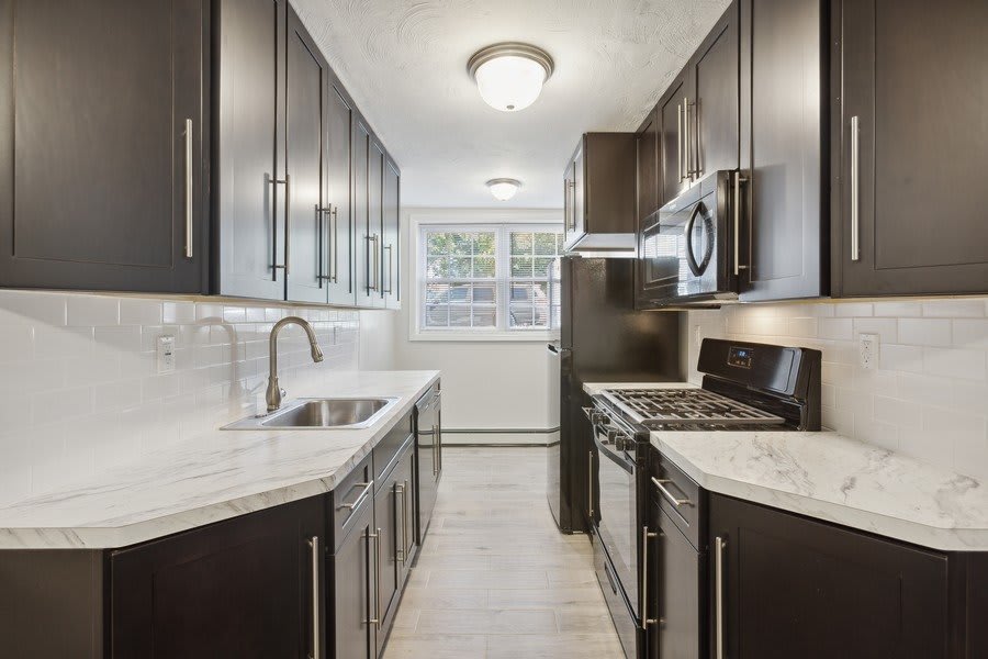 86 Hillyer – photo 1 of 10