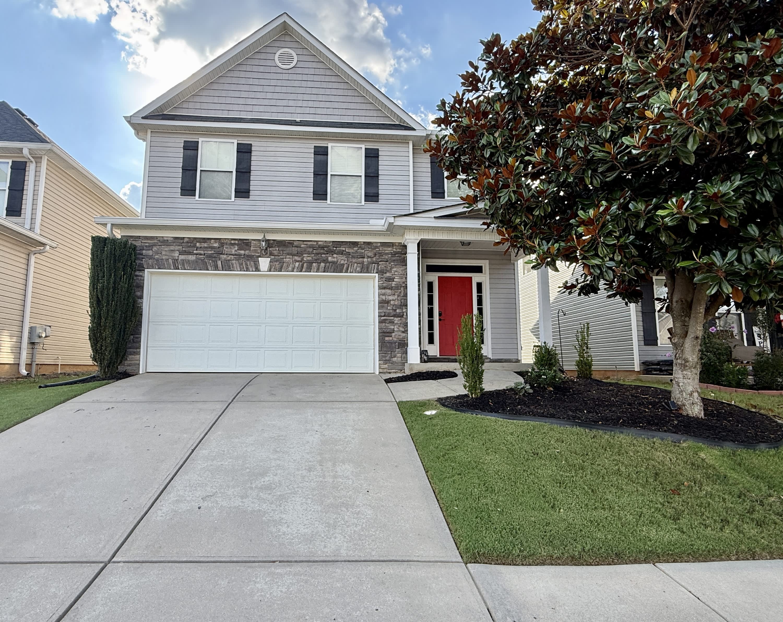 633 Dunrobin Lane – photo 1 of 245