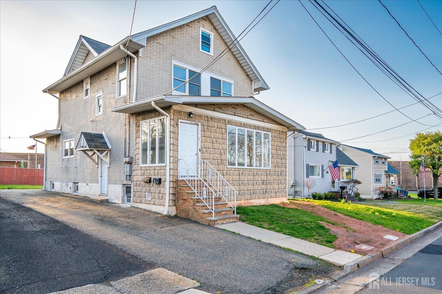 36 2nd Avenue – photo 1 of 27