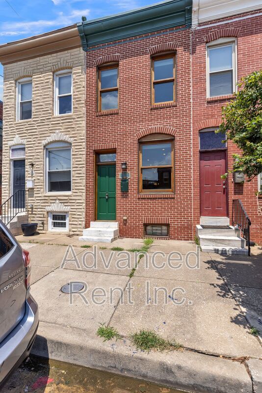 2802 E Fairmount Ave – photo 1