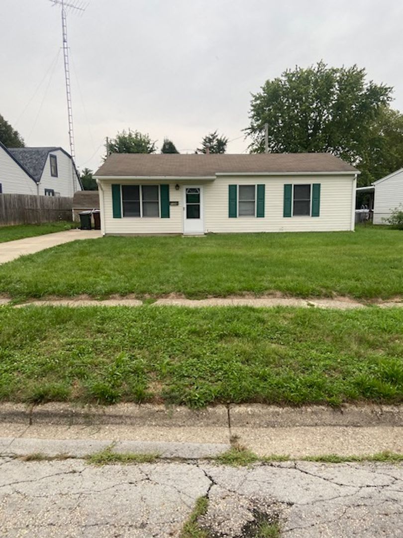 Recently Rehabbed 3-Bedroom Ranch with Fenced Yard – photo 1 of 27