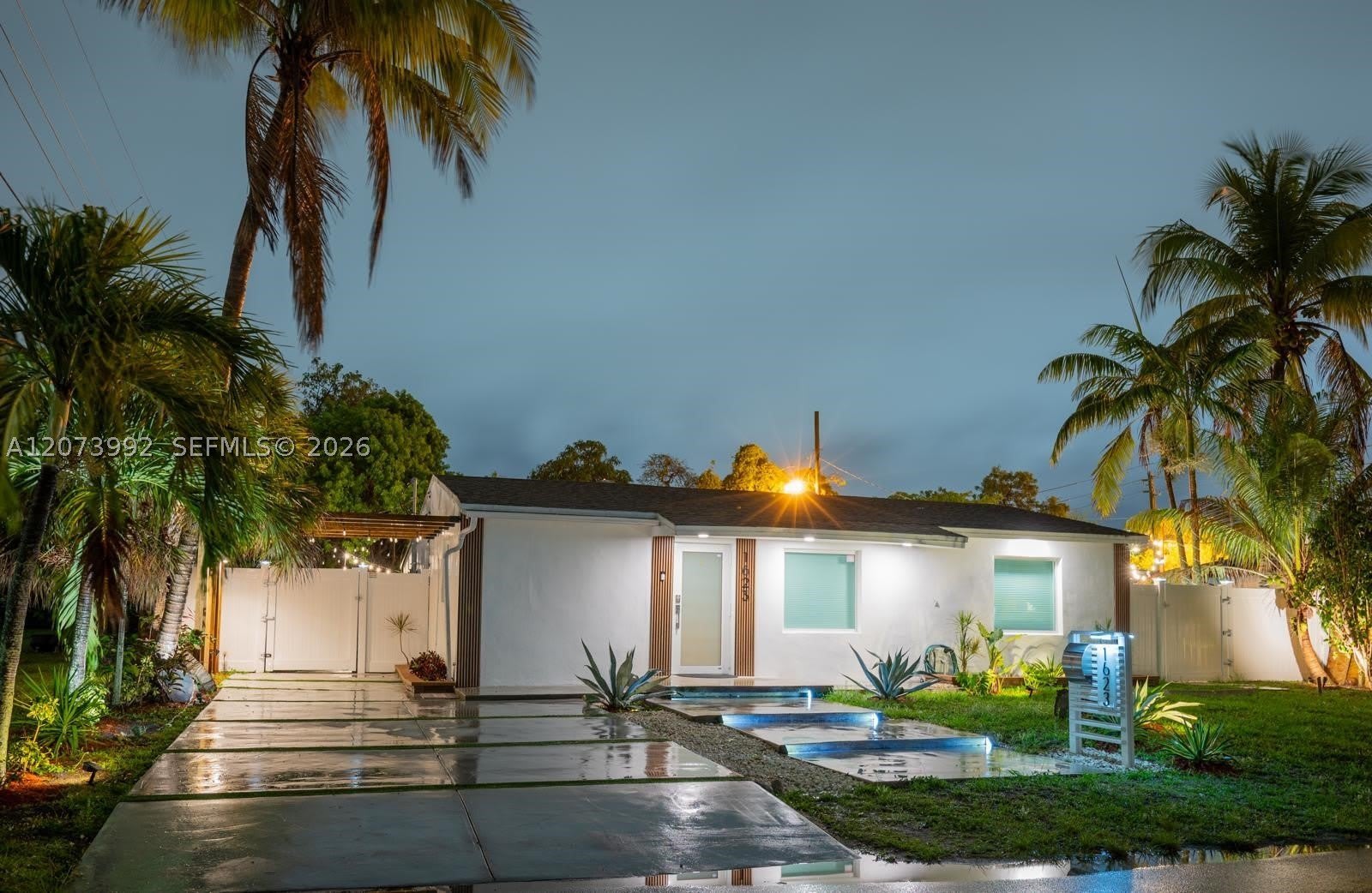 1623 S 24th Ter – photo 1