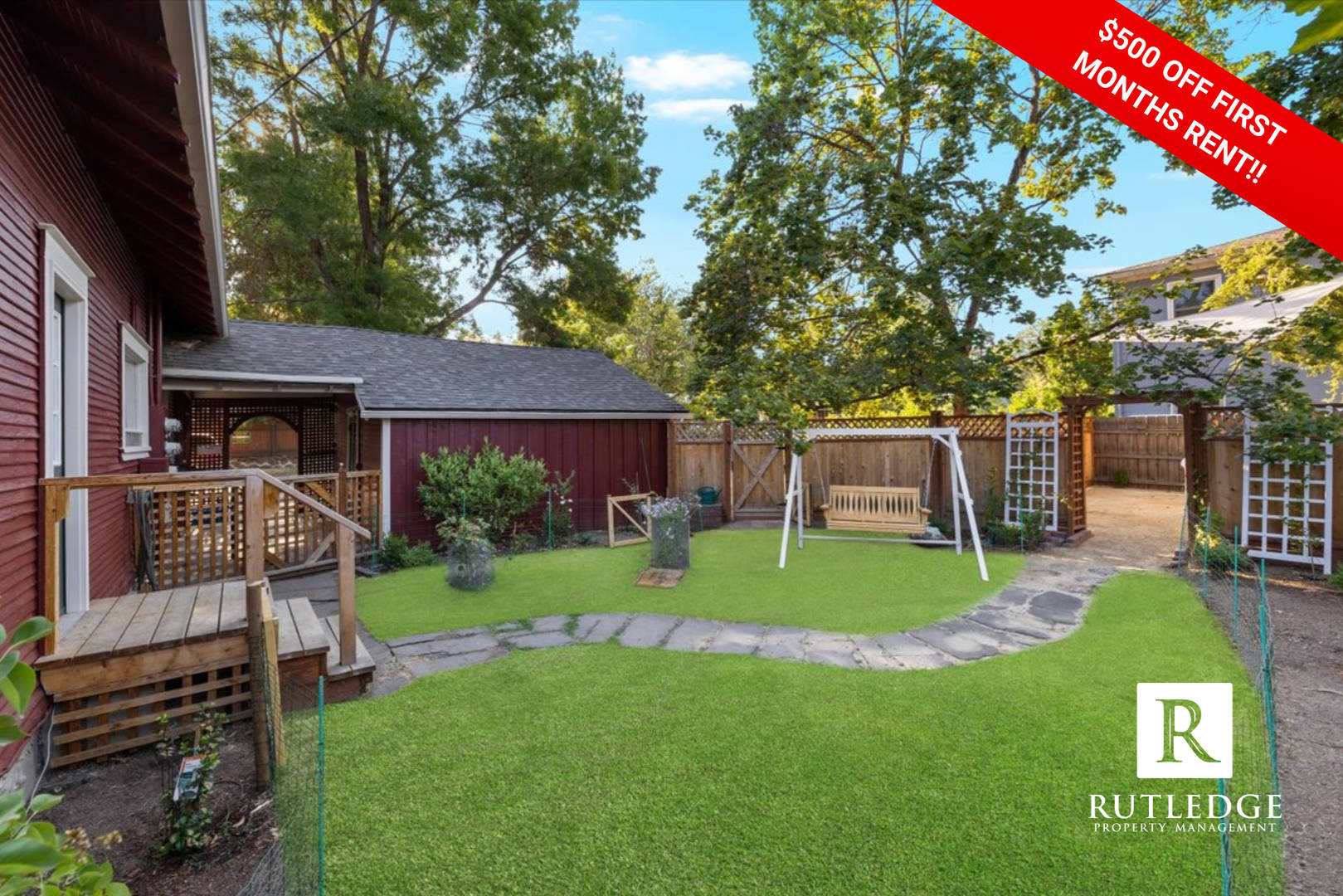 Charming Vintage 2 Bed / 1 Bath with Private Fenced Backyard ($500 OFF) – photo 1
