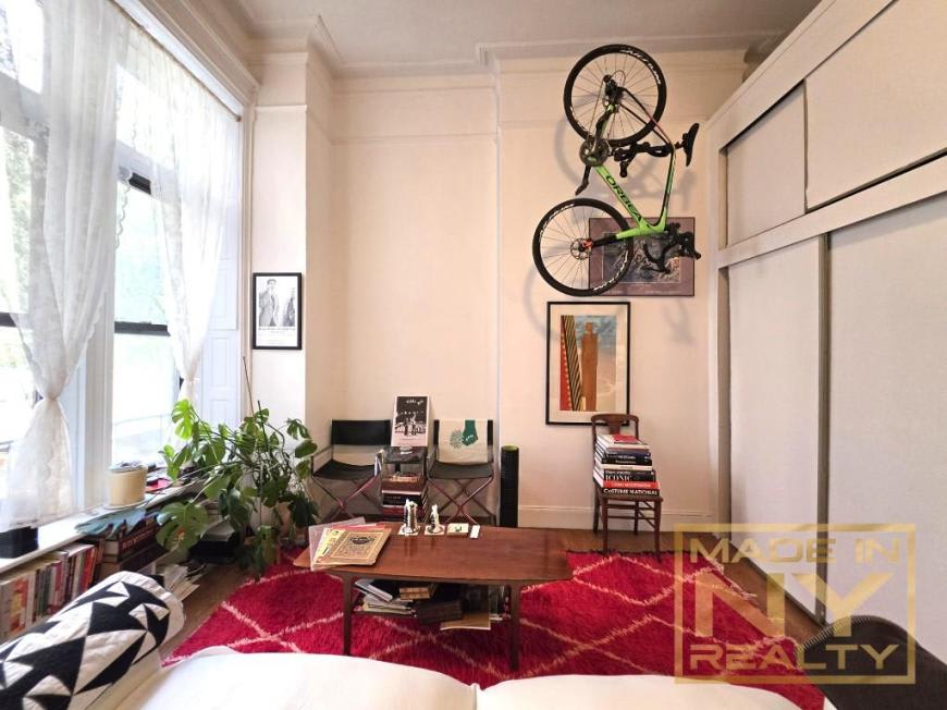 116 West 87th St – photo 1