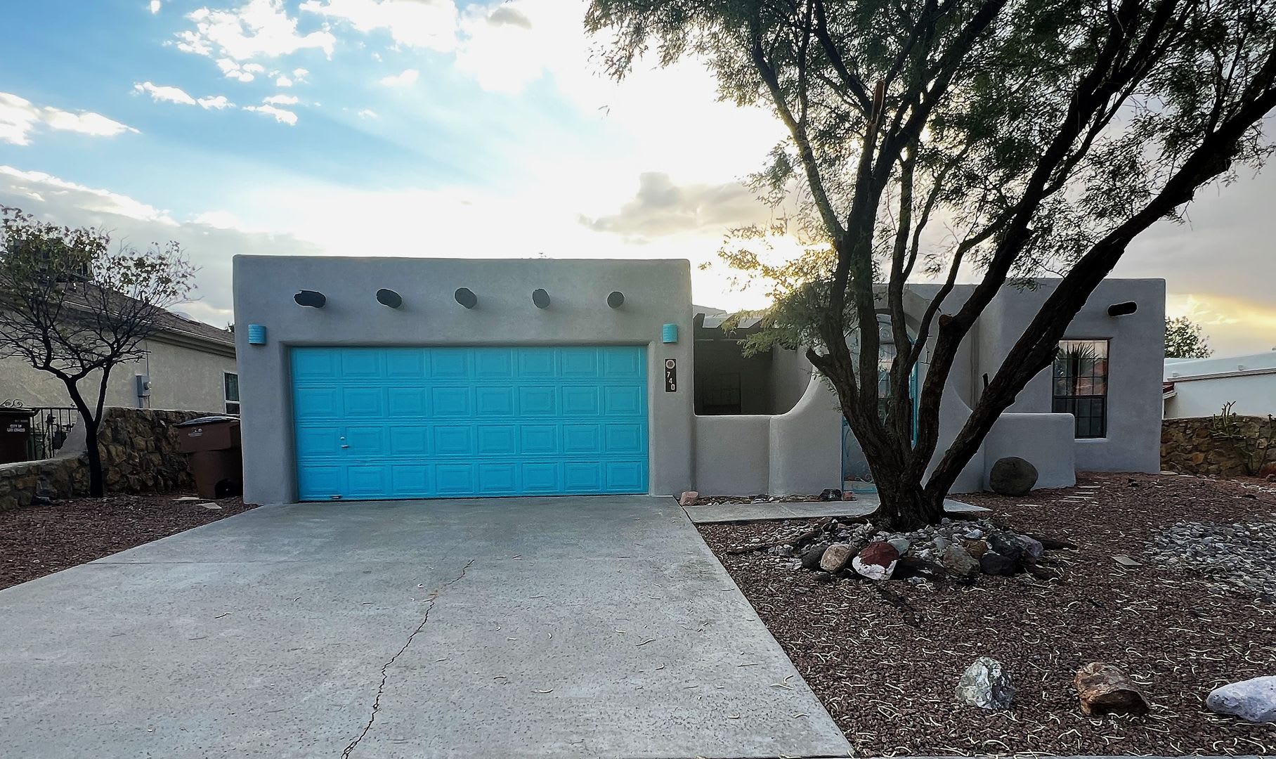 Beautiful 3 Bed 2 Bathroom home with Large Backyard – photo 1