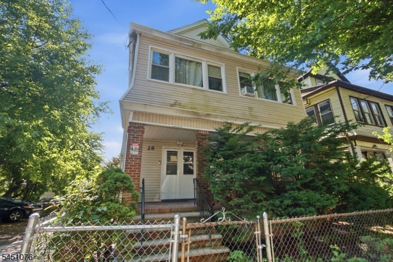 26 Seymour Ave – photo 1