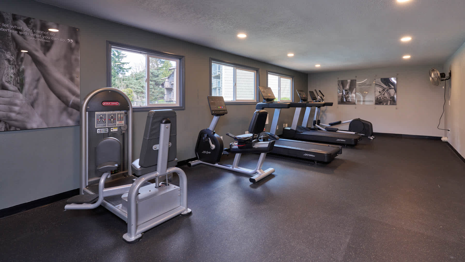 Redmond Court – photo 1