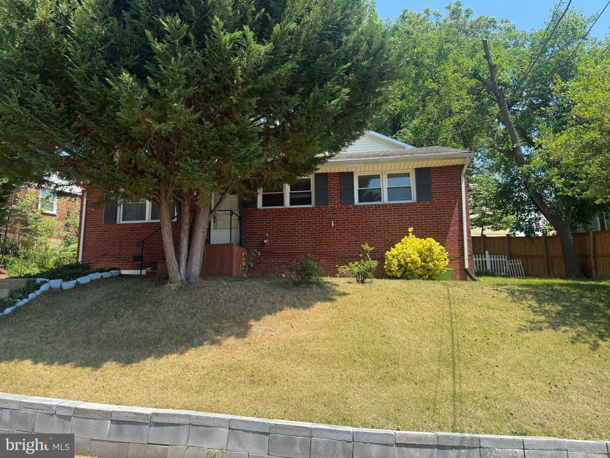 1813 S STAFFORD Street – photo 1 of 9