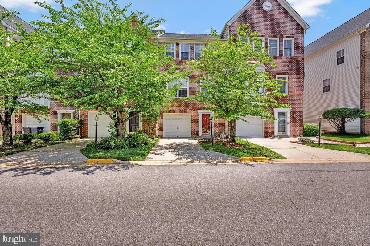 1815 SPANISH OAK Lane – photo 1 of 36