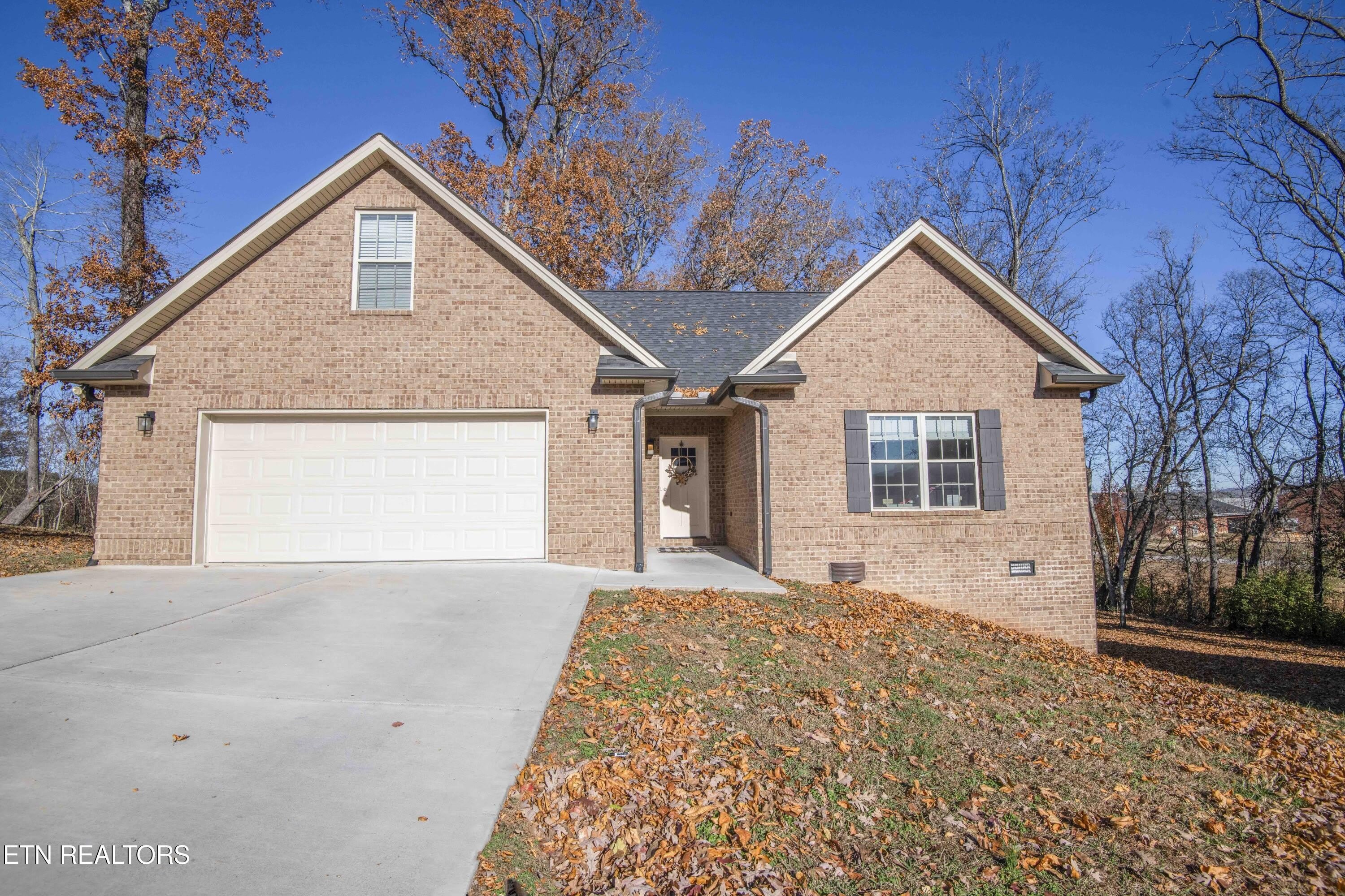 1421 Briarwood Drive – photo 1 of 52