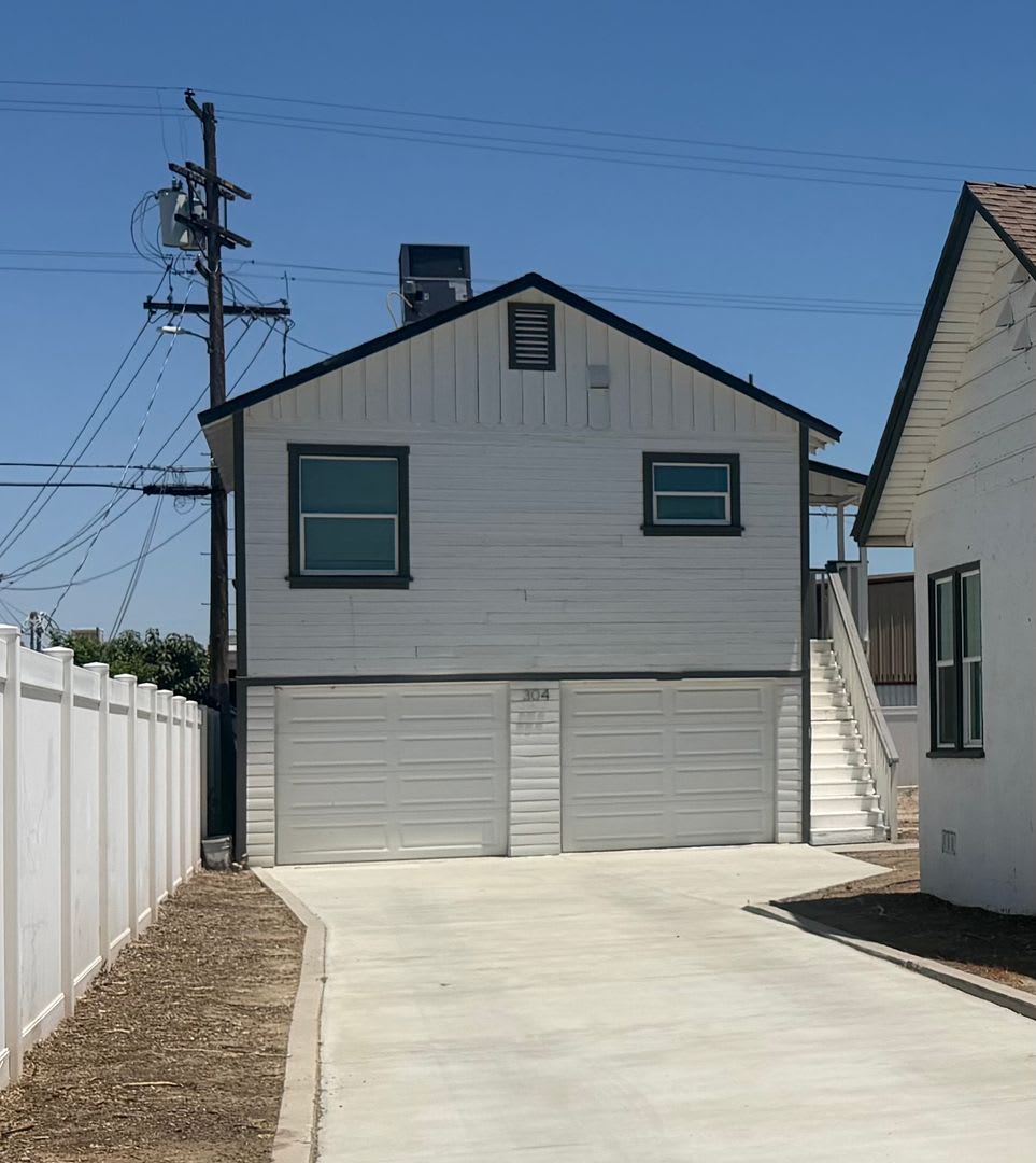 Easy Living 2 Bedroom on 2nd Floor