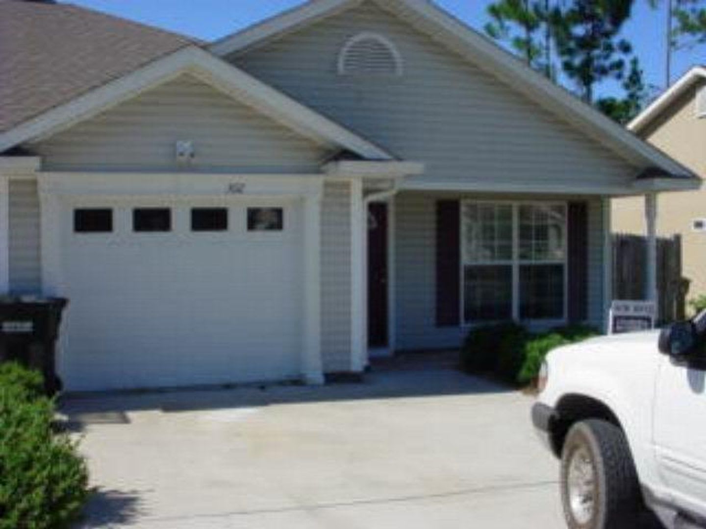 302 Windrdige Drive – photo 1 of 17