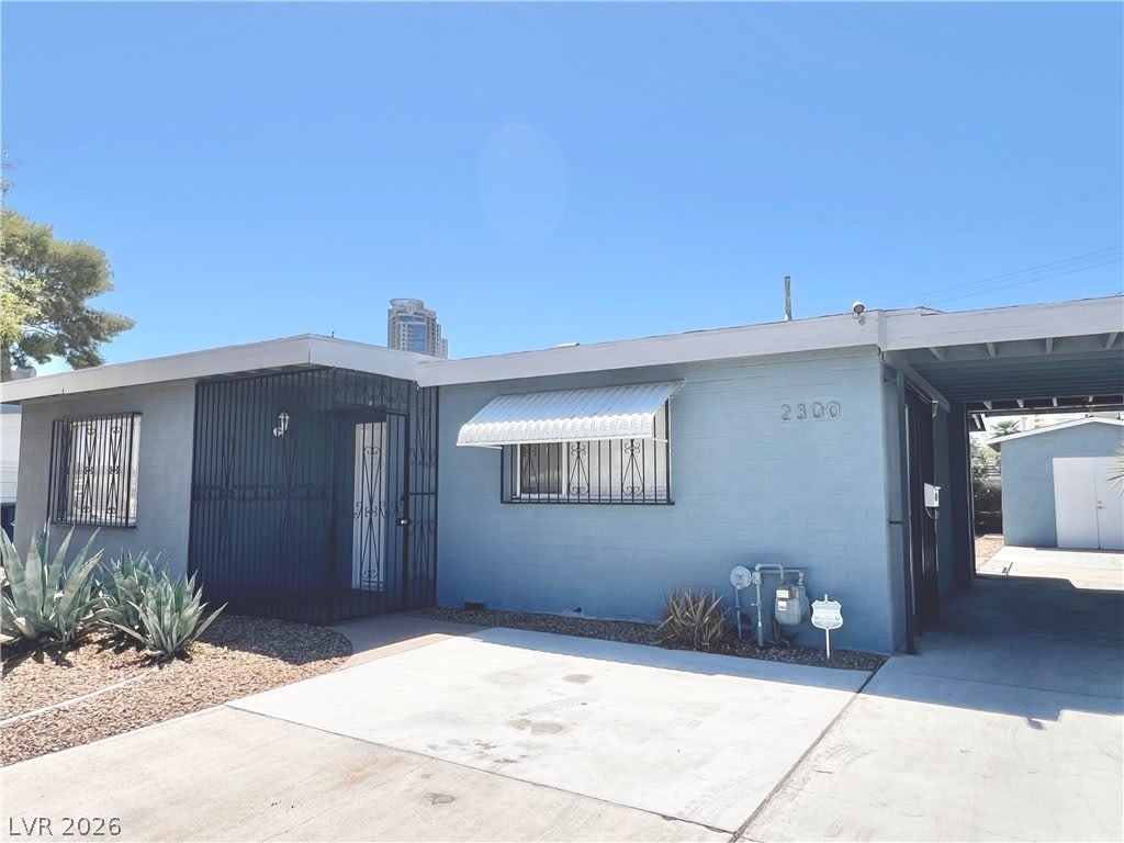 2300 Santa Clara Drive – photo 1