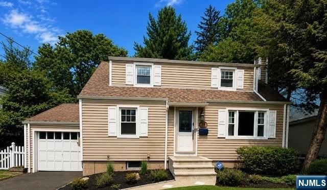 59 Delmar Avenue – photo 1 of 22