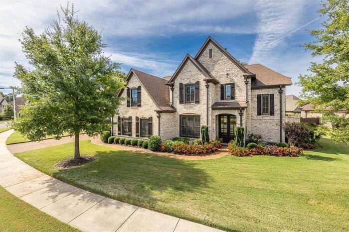 771 Six Oaks Lane – photo 1 of 300