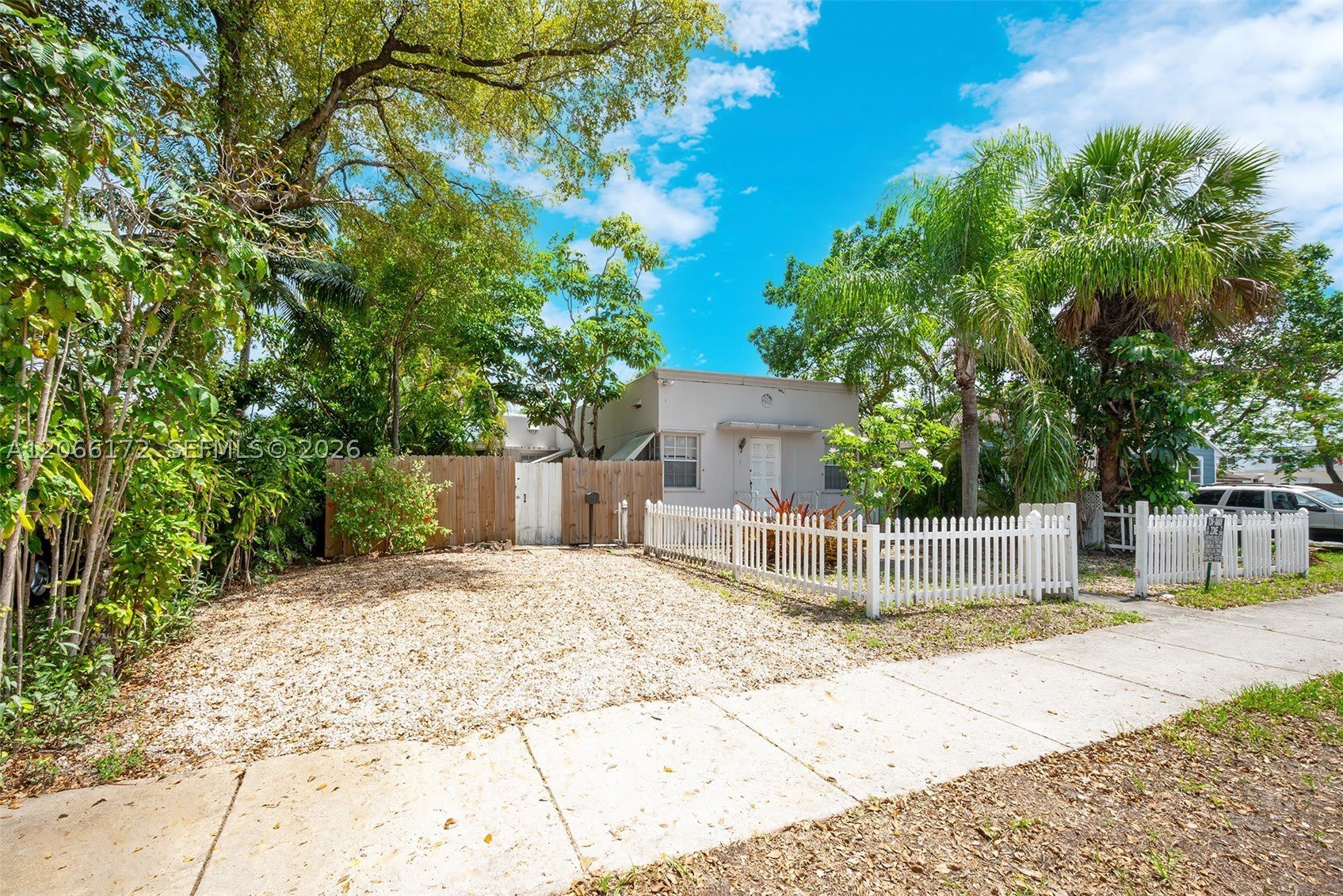1922 Mckinley St – photo 1